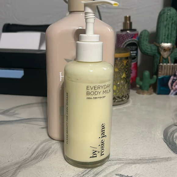 By Rosie Jane body milk - Picture 1 of 3